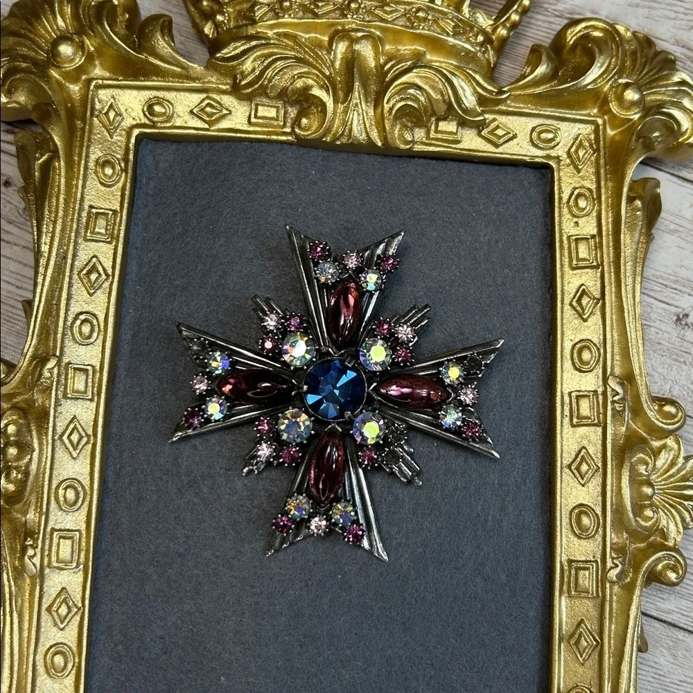 Vintage Florenza Maltese Cross pendant brooch missing rhinestones